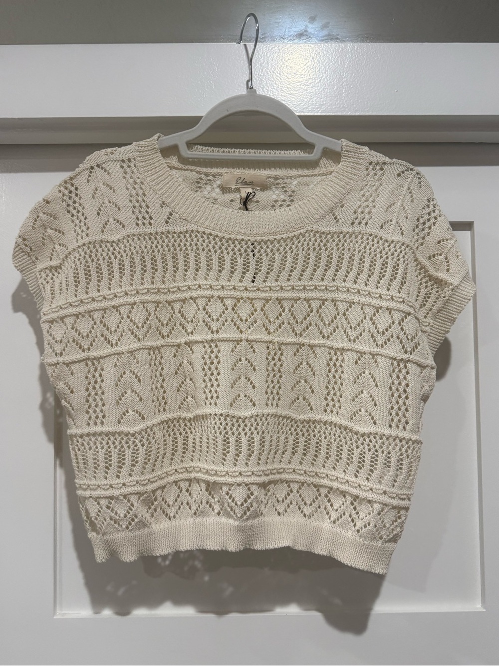Elan open-knit cropped short sleeve sweater.  Size Large